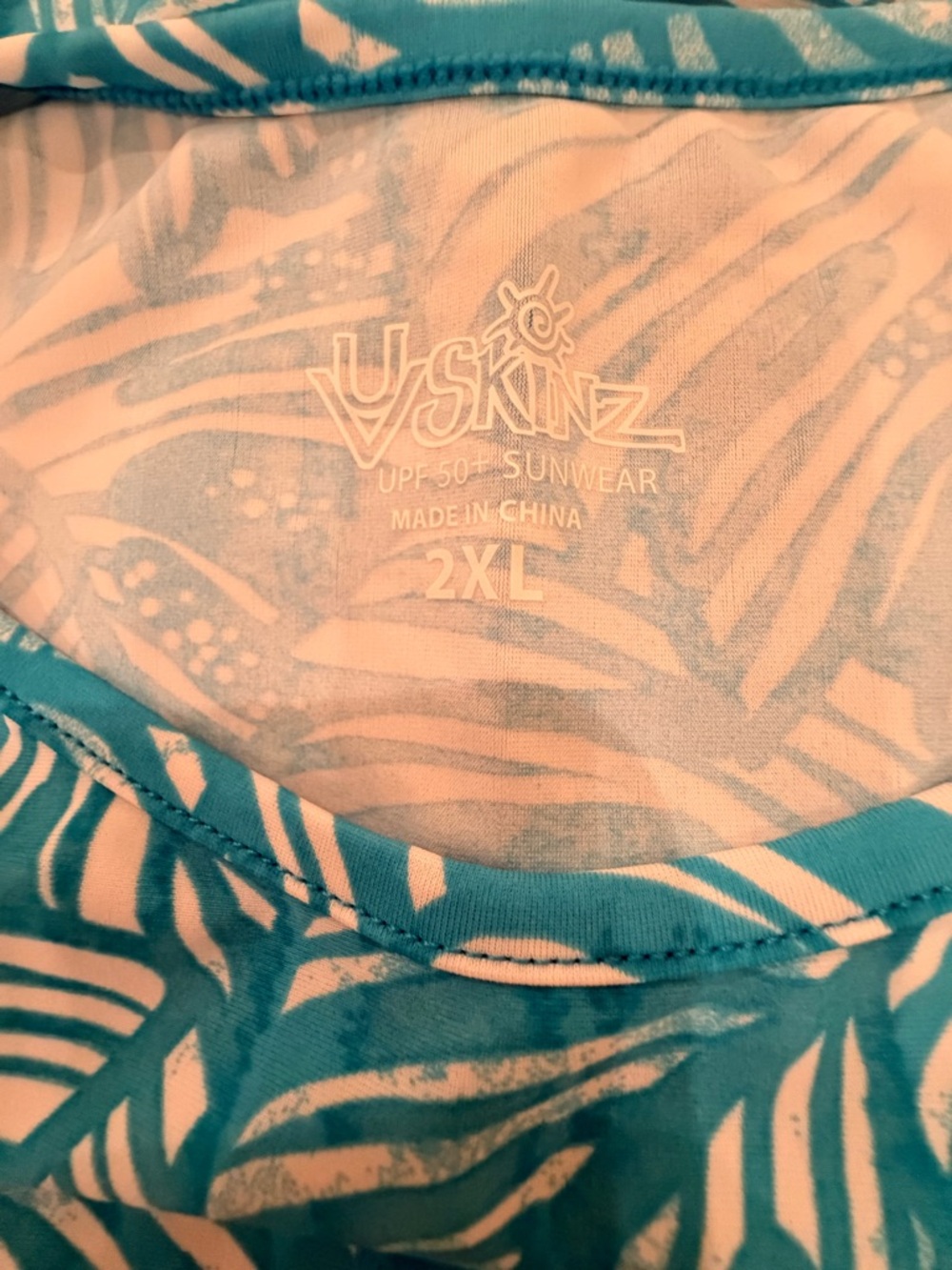 UV SKINZ 2 PIECE SET,SIZE 2X SHORTS NWT, RASHGUARD  NEW NO TAG, AQUA BLUE/WHITE. - Picture 8 of 15